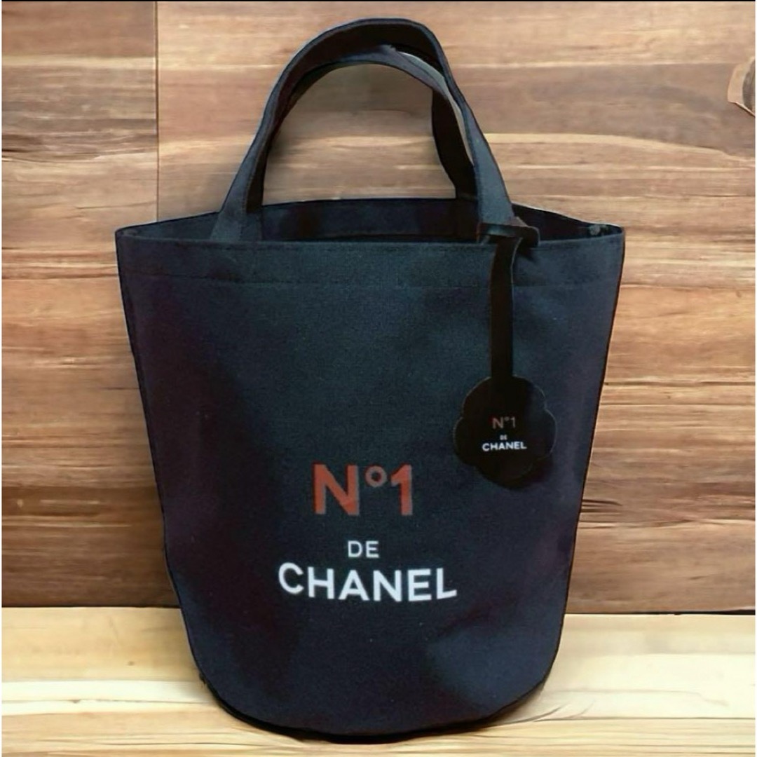 CHANEL(シャネル)のシャネル ノベルティ トートバッグ ブラック レディースのバッグ(トートバッグ)の商品写真