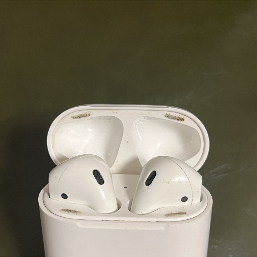 Apple(アップル)の純正　AirPods 第一世代　 スマホ/家電/カメラのオーディオ機器(ヘッドフォン/イヤフォン)の商品写真