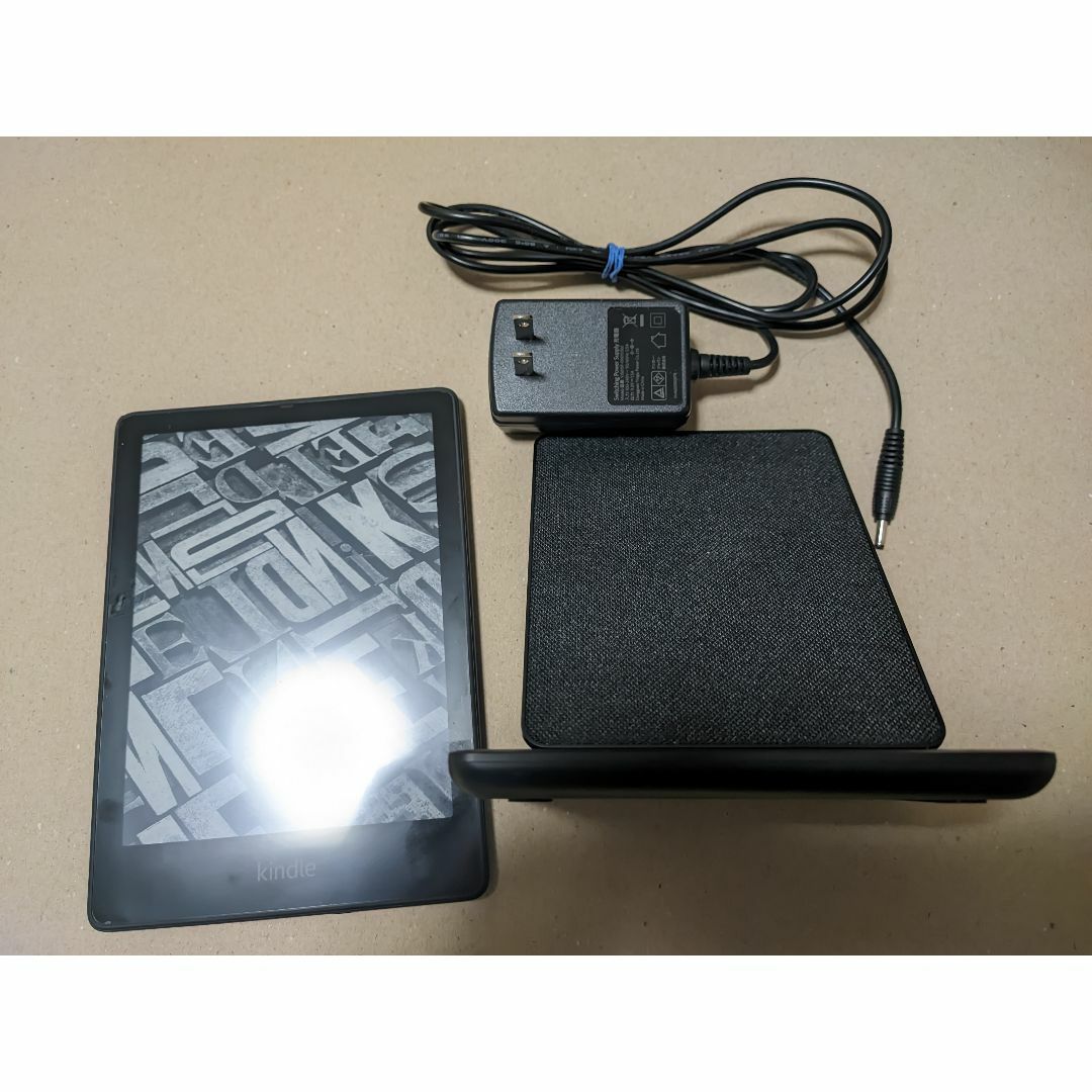 Kindle Paperwhite 第11世代 (32GB) ＋ 充電スタンド スマホ/家電/カメラのPC/タブレット(電子ブックリーダー)の商品写真
