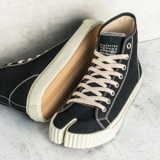 Maison Martin Margiela - メゾン マルジェラ/MAISON MARGIELA シューズ メンズ Tabi High Top スニーカー BLACK/WHITE  S57WS0440-P4291-H0958 _0410ff