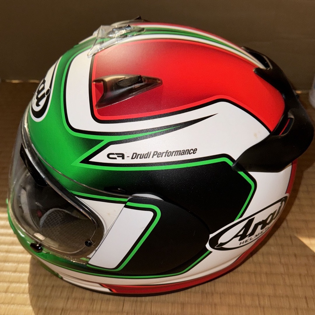 Arai(アライ)のアライ　quantum j ジュリアーノレプリカ【 Mサイズ】 自動車/バイクのバイク(装備/装具)の商品写真