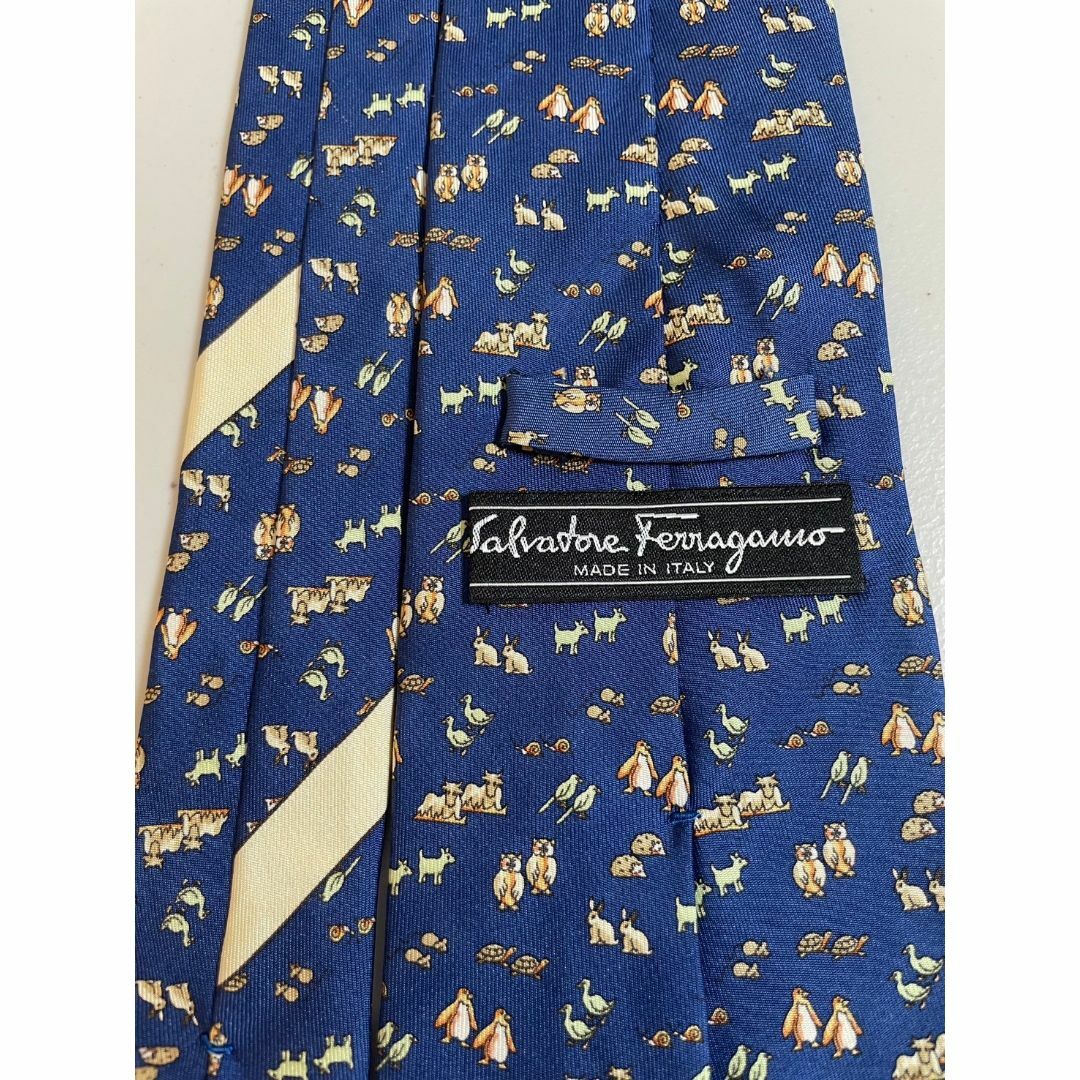 Salvatore Ferragamo(サルヴァトーレフェラガモ)のSalvatore Ferragamo【総柄】 USEDオールド ネクタイ 古着 メンズのファッション小物(ネクタイ)の商品写真