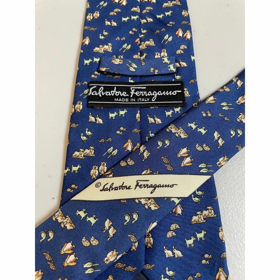 Salvatore Ferragamo(サルヴァトーレフェラガモ)のSalvatore Ferragamo【総柄】 USEDオールド ネクタイ 古着 メンズのファッション小物(ネクタイ)の商品写真