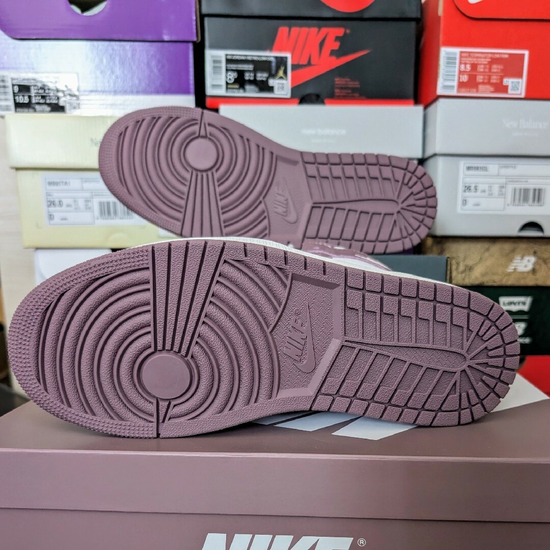 NIKE(ナイキ)の【即購入可】ナイキ エアジョーダン1 HIGH OG Mauve  NIKE メンズの靴/シューズ(スニーカー)の商品写真