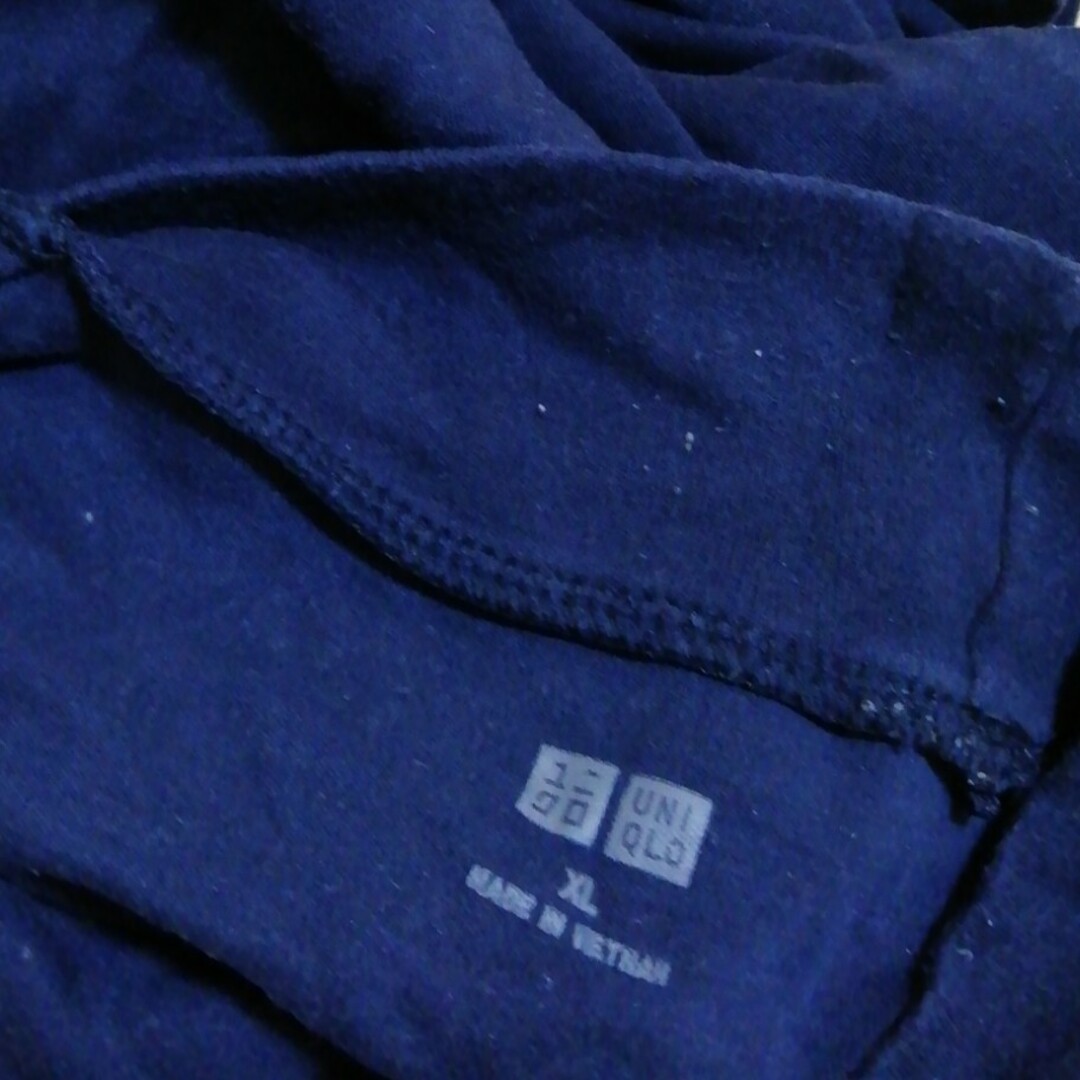 UNIQLO(ユニクロ)のユニクロ　メンズ　長袖シャツ(紺色)　XLサイズ メンズのトップス(Tシャツ/カットソー(七分/長袖))の商品写真