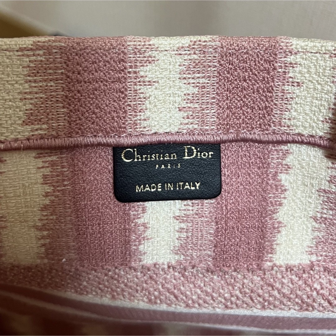 Christian Dior(クリスチャンディオール)の値下げ交渉可 Dior ブックトート 【正規品】 レディースのバッグ(トートバッグ)の商品写真
