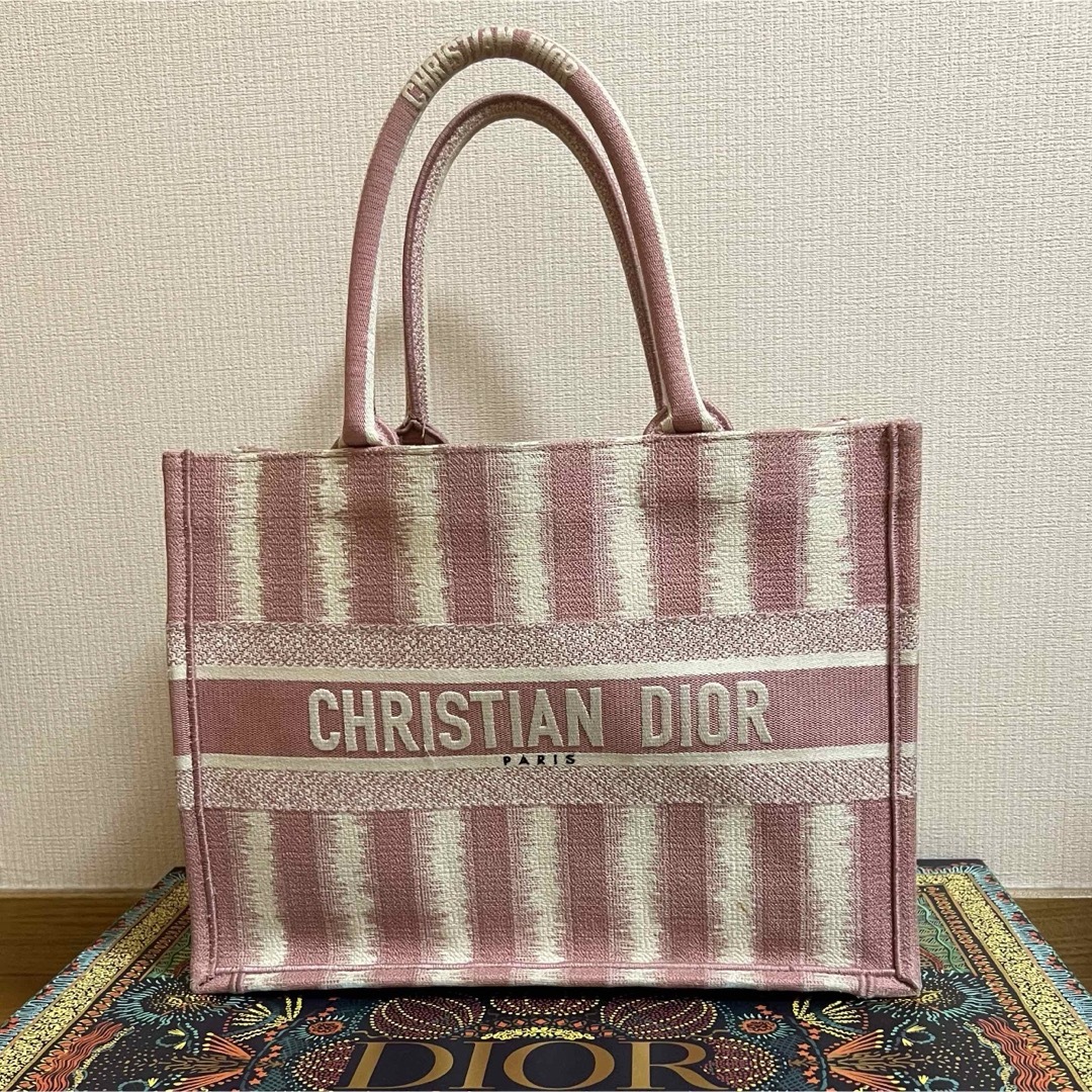 Christian Dior(クリスチャンディオール)の値下げ交渉可 Dior ブックトート 【正規品】 レディースのバッグ(トートバッグ)の商品写真