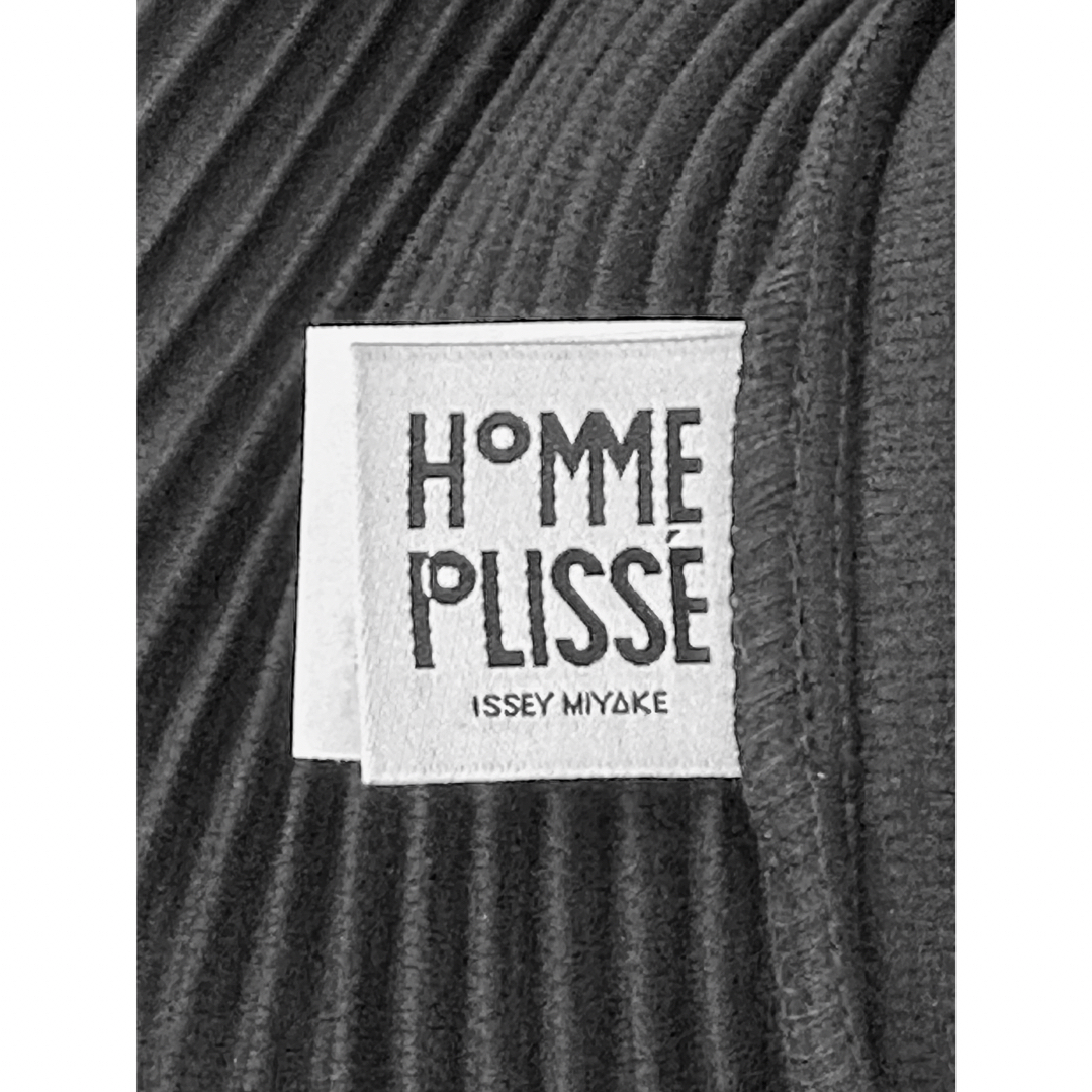 ISSEY MIYAKE(イッセイミヤケ)のHOMME PLISSÉ ISSEY MIYAKE MIYAKE ブルゾン 黒  メンズのジャケット/アウター(ブルゾン)の商品写真