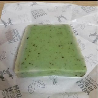 ラッシュ(LUSH)の125g LUSH オリー　ツリー　石けん　ソープ　ラッシュ　オリーブオイル(ボディソープ/石鹸)