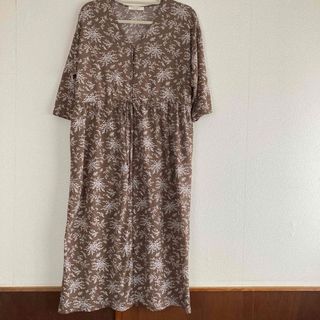 ショコラフィネローブ(chocol raffine robe)のショコラフィネローブ　ワンピース風　羽織　フリーサイズ　花柄(ロングワンピース/マキシワンピース)