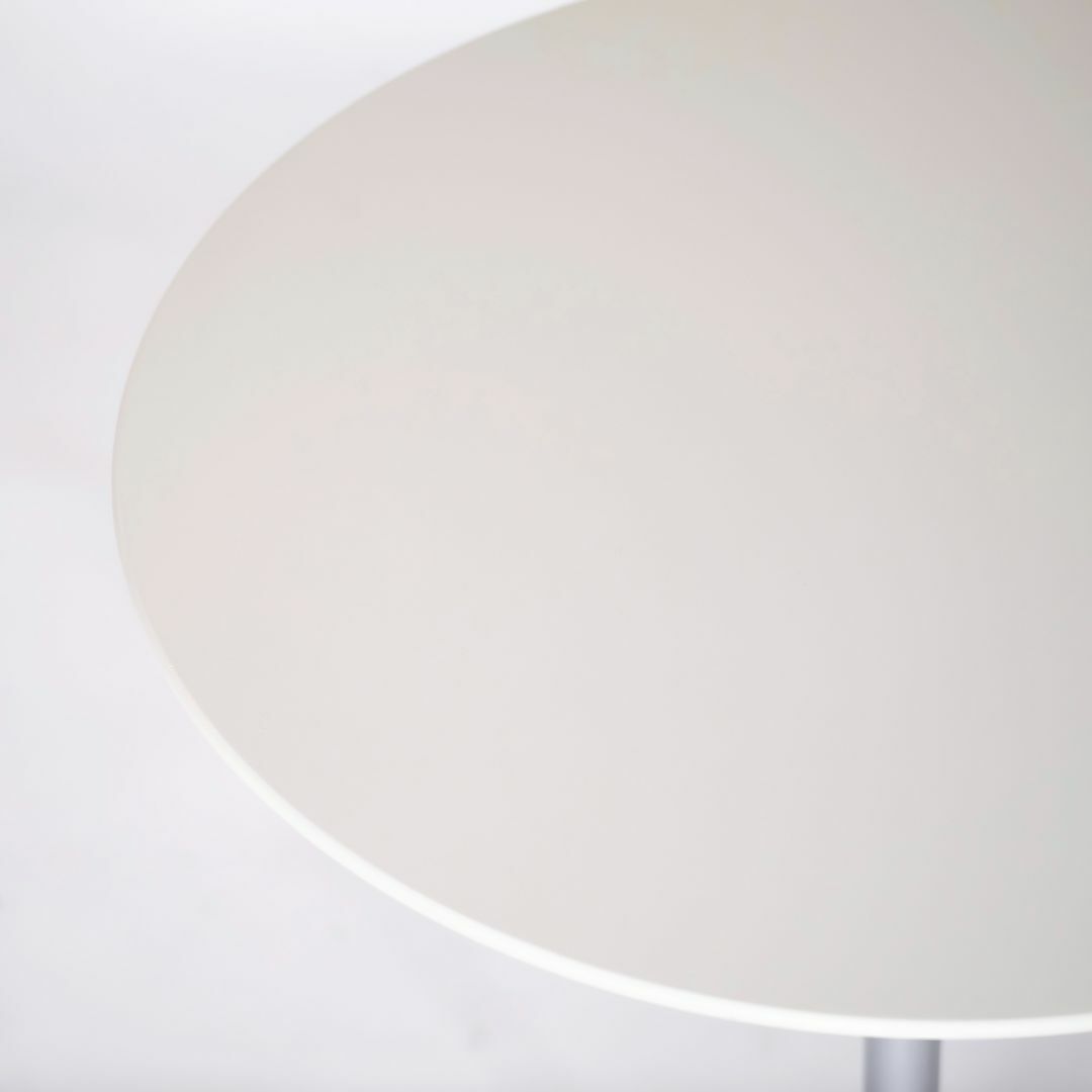 アルフレックス サイドテーブル arflex PEPE ホワイト イタリアモダン シンプルモダン カフェテーブル ラウンドテーブル 円形 北欧モダン インテリア/住まい/日用品の机/テーブル(コーヒーテーブル/サイドテーブル)の商品写真