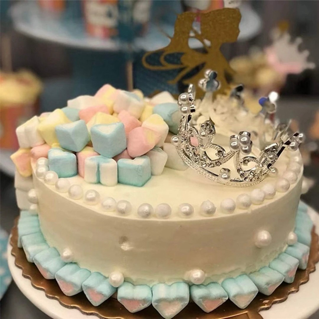 ケーキ　トッパー　ティアラ　王冠 ︎︎パーティ ︎︎結婚式　誕生日　韓国 レディースのヘアアクセサリー(その他)の商品写真