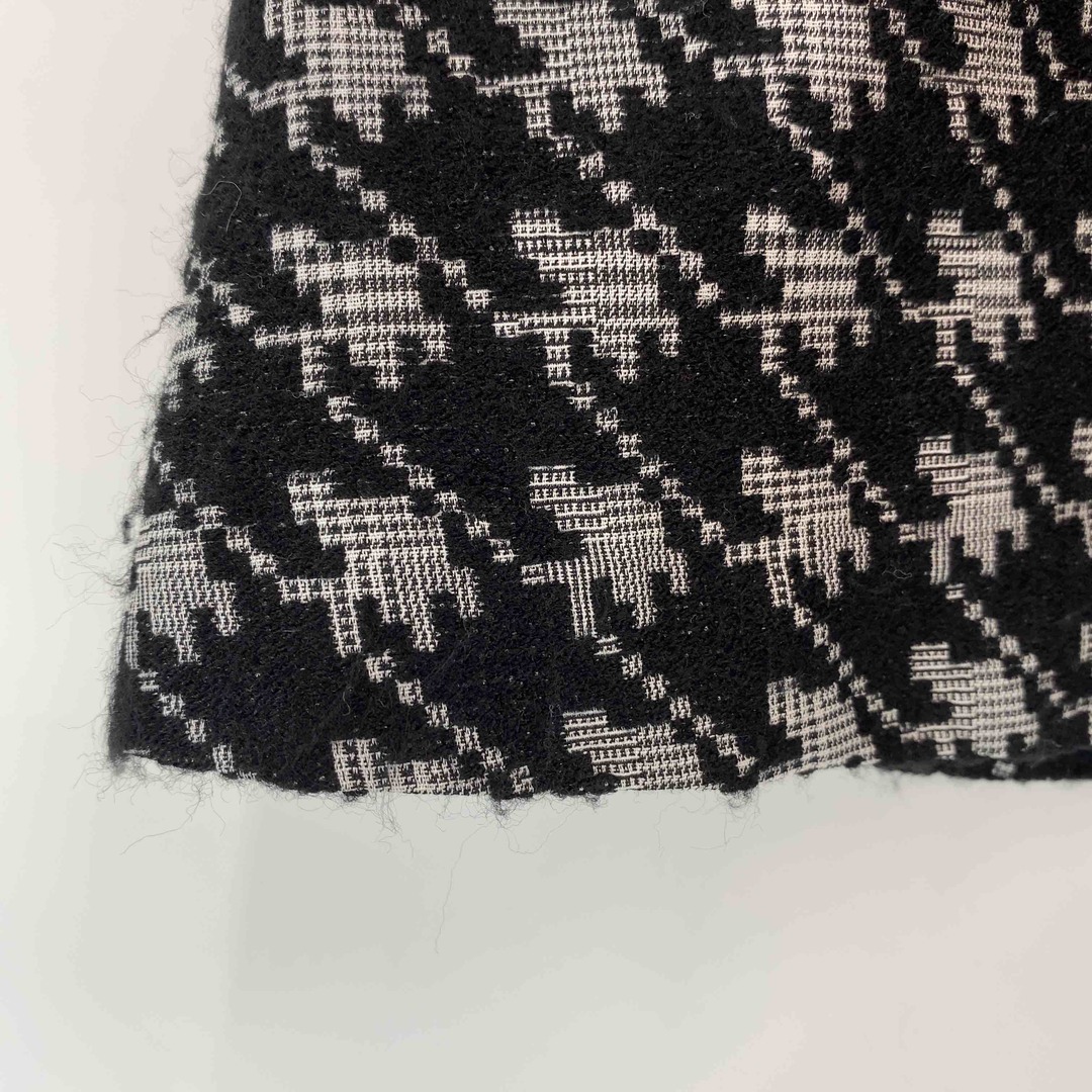 DAMA collection ダーマコレクション　黒　白　地模様　フレア　 レディース ひざ丈スカート レディースのスカート(ひざ丈スカート)の商品写真