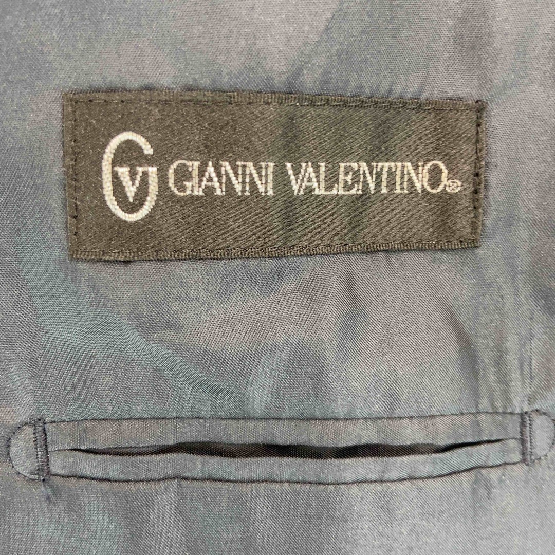 GIANNI VALENTINO(ジャンニバレンチノ)のGIANNI VALENTINO ジャンニ バレンチノ  メンズ テーラードジャケット　ストライプ　毛100％　紺色 メンズのジャケット/アウター(テーラードジャケット)の商品写真