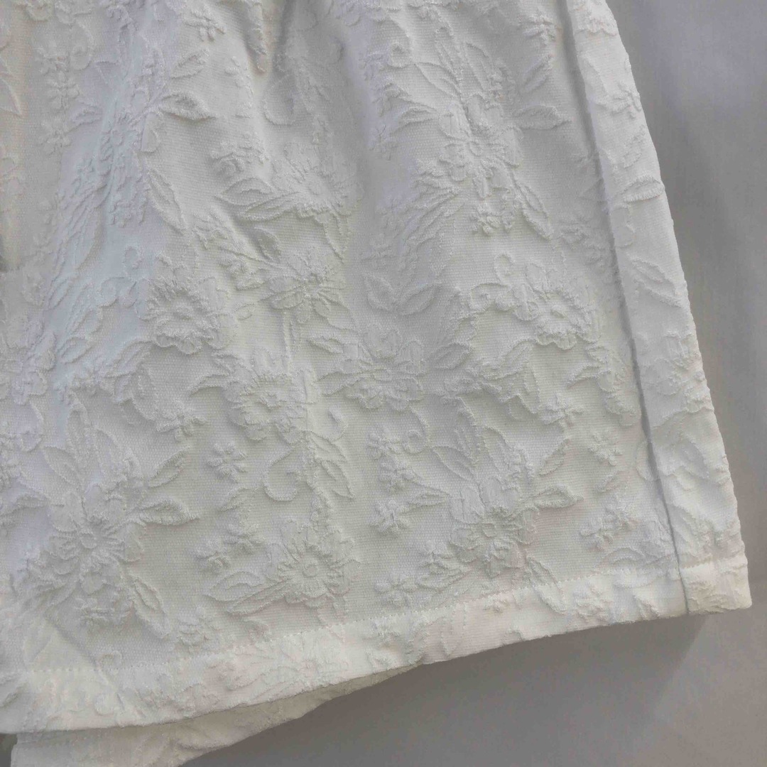 SHEIN  レディース ショートパンツ ホワイト tk レディースのパンツ(ショートパンツ)の商品写真