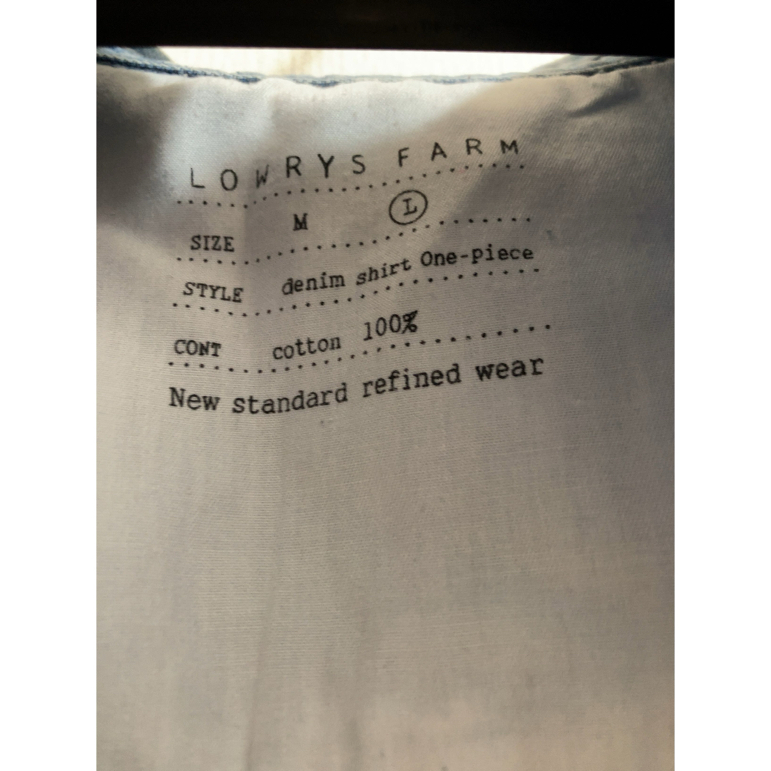 LOWRYS FARM(ローリーズファーム)のLOWRYS FARM デニムシャツワンピース　L レディースのトップス(シャツ/ブラウス(長袖/七分))の商品写真