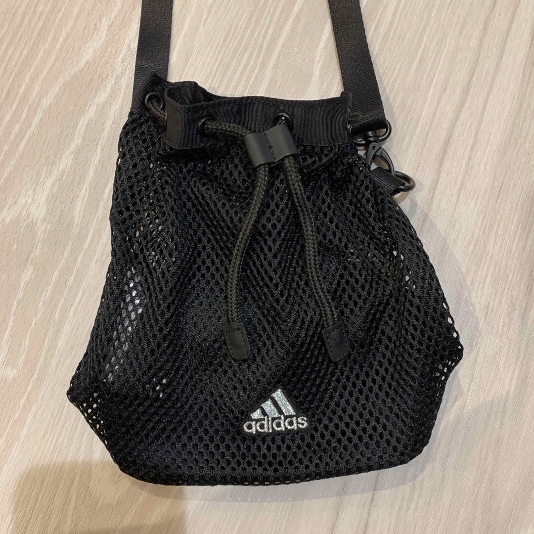 adidas(アディダス)のadidasアディダス    ショルダー バッグ レディースのバッグ(ショルダーバッグ)の商品写真