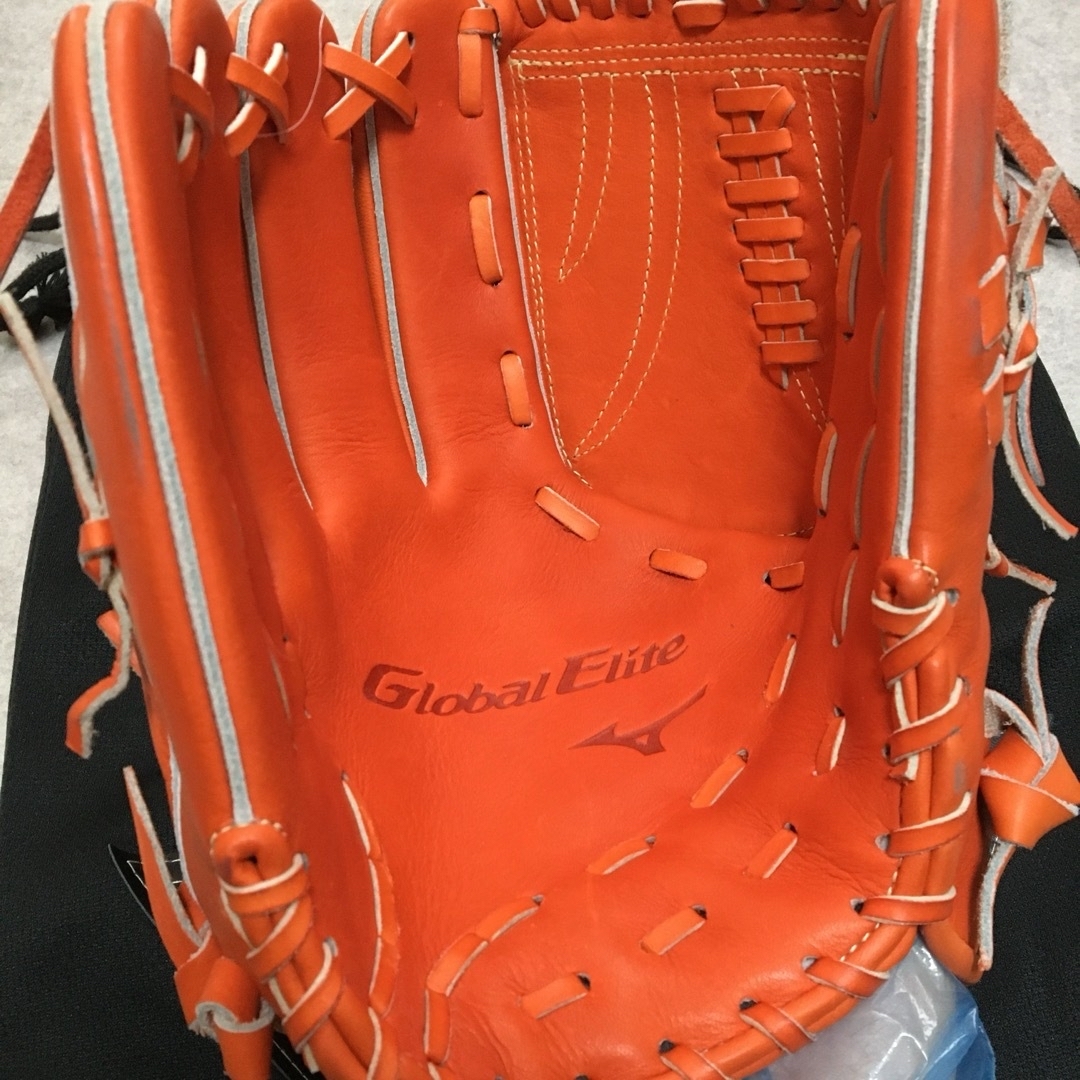 MIZUNO(ミズノ)のミズノ 一般 大人用 硬式 投手 野球 グローブ ◎タグ付き未使用 色褪せ格安品 スポーツ/アウトドアの野球(グローブ)の商品写真