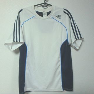 アディダス(adidas)のadidas アディダス Tシャツ(Tシャツ/カットソー(半袖/袖なし))