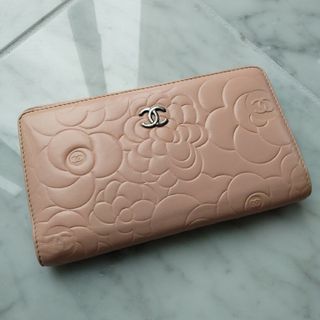 シャネル(CHANEL)のCHANEL シャネル カメリア 型押し ラムスキン 長財布(財布)