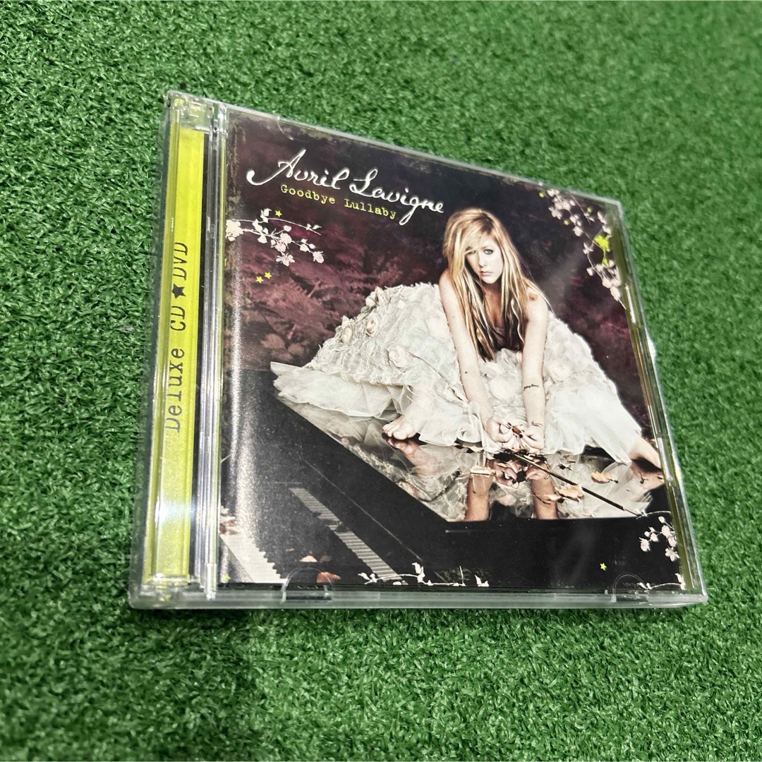 Avril lavigne/GOODBYE LULLABY/CDアルバム エンタメ/ホビーのCD(ポップス/ロック(洋楽))の商品写真