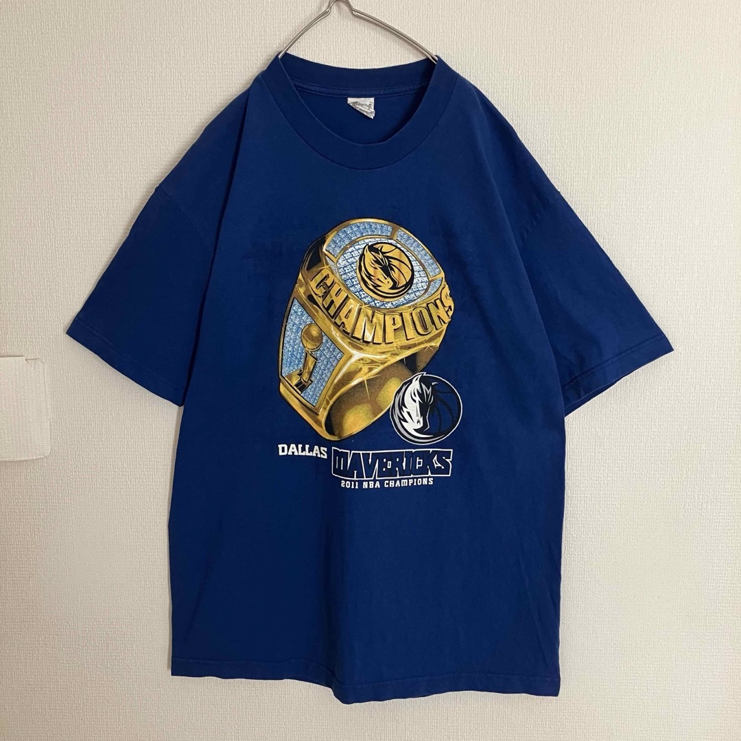 ダラスマーベリックスNBA優勝記念TシャツオーバーサイズビッグロゴTEEtシャツ メンズのトップス(Tシャツ/カットソー(半袖/袖なし))の商品写真