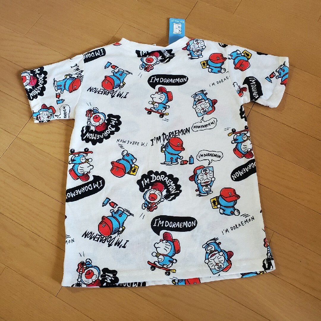 ドラえもん(ドラエモン)の新品未使用　ドラえもん　Tシャツ　140 キッズ/ベビー/マタニティのキッズ服男の子用(90cm~)(Tシャツ/カットソー)の商品写真