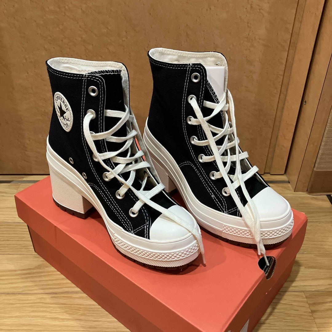 CONVERSE(コンバース)の【新品未使用】"韓国限定"厚底ヒールコンバース　23.5cm CONVERSE レディースの靴/シューズ(スニーカー)の商品写真