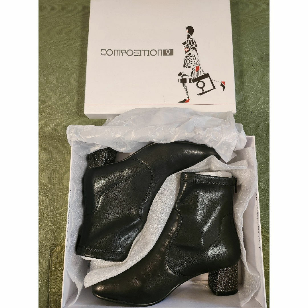 コンポジション9 ブーツ 24.5 レザー ビジュー ブラック ショートブーツ レディースの靴/シューズ(ブーツ)の商品写真