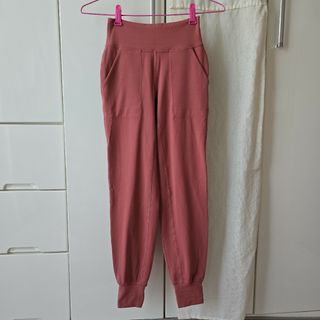 ルルレモン(lululemon)のlululemon  ジョガーパンツ　ASIA FIT ピンク XS(その他)