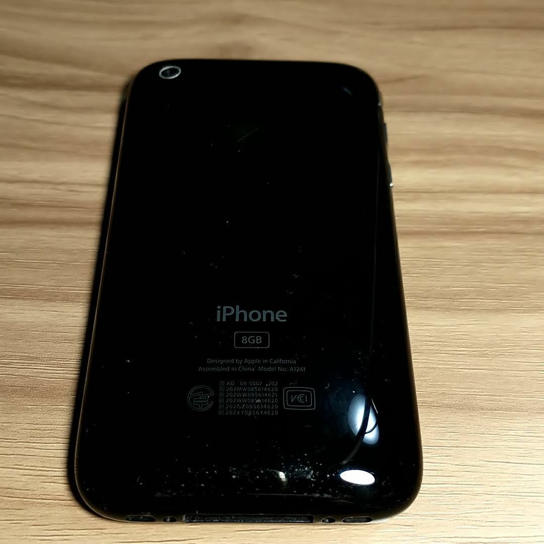 Apple(アップル)のiPhone 3G.4.6 ジャンク部品取り スマホ/家電/カメラのスマートフォン/携帯電話(スマートフォン本体)の商品写真