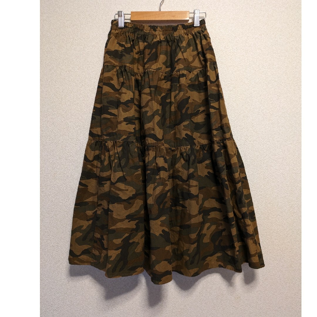 ファブリック　ティアードスカート　ミリタリー　カモフラ柄 レディースのスカート(ロングスカート)の商品写真
