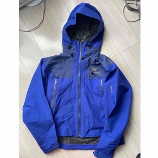 アークテリクス(ARC'TERYX)のarcteryx theta too blue(マウンテンパーカー)