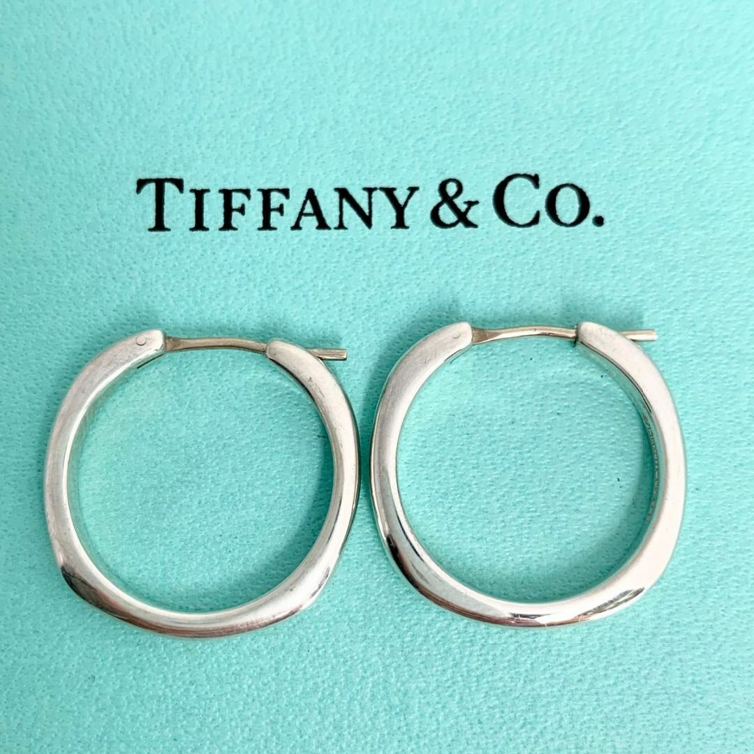 Tiffany & Co.(ティファニー)のティファニー 希少 フープ ピアス スクエア クッション 廃盤 ds17 レディースのアクセサリー(ピアス)の商品写真