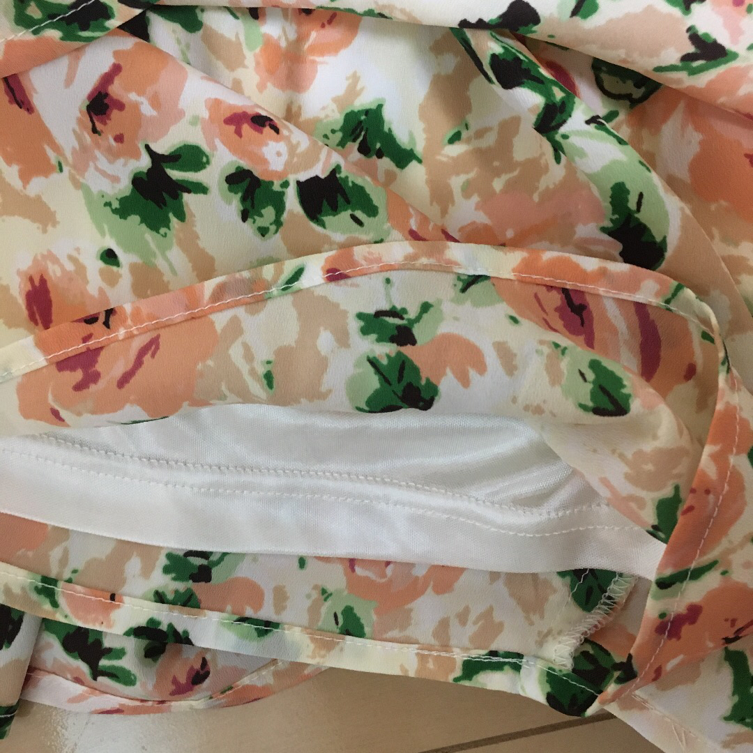 heather(ヘザー)のヘザー 花柄スカショ ミニスカート ショートパンツ キュロット 水彩 バラ  レディースのパンツ(キュロット)の商品写真