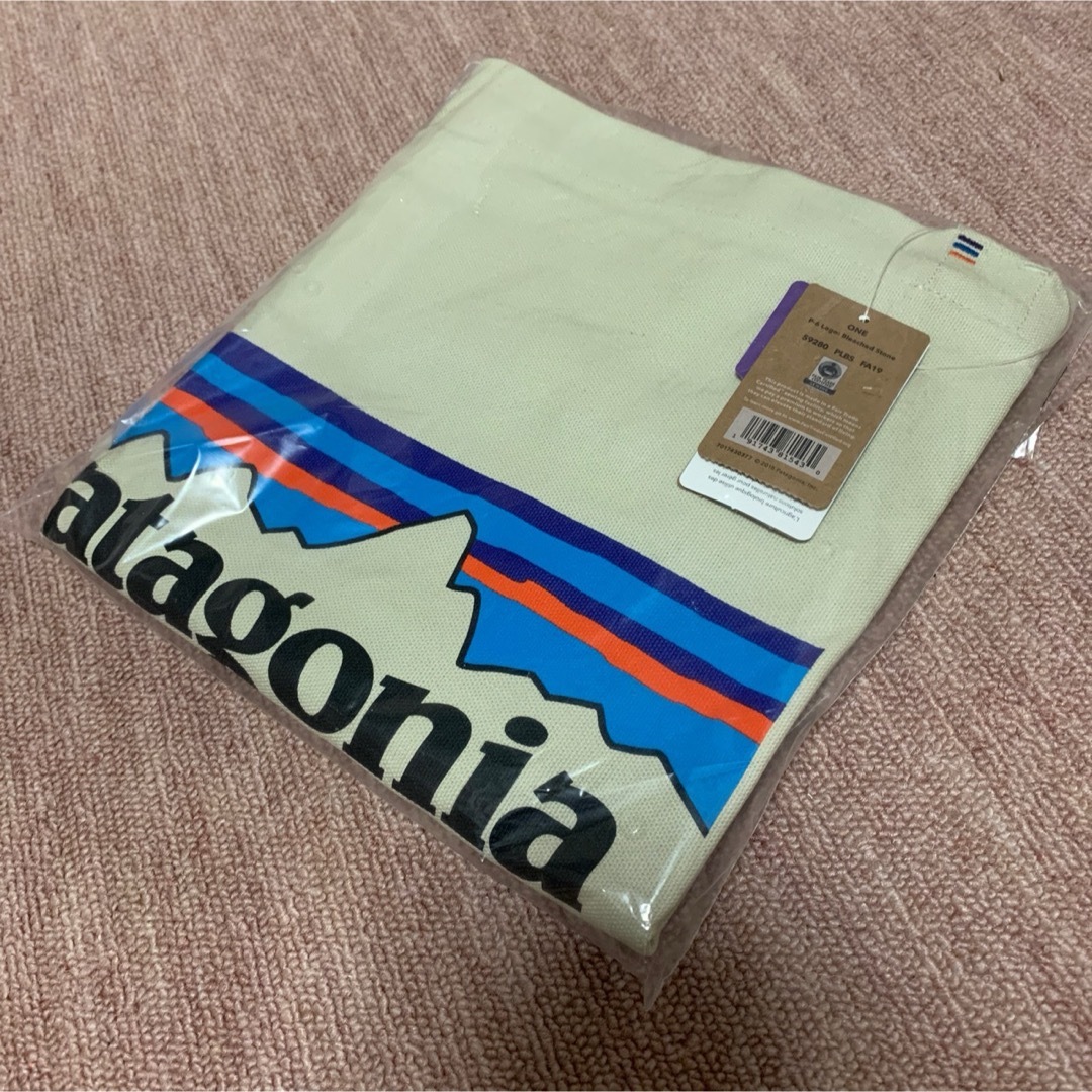 patagonia(パタゴニア)のパタゴニア トートバッグ 新品未使用品 国内正規品 (大容量タイプ) レディースのバッグ(トートバッグ)の商品写真