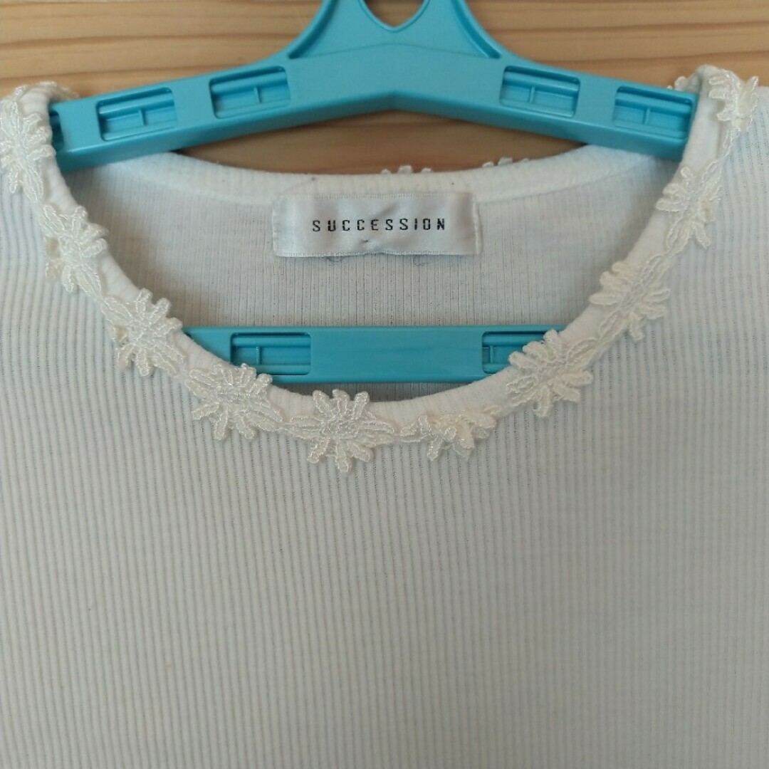 リブトップス　刺繍衿 レディースのトップス(Tシャツ(半袖/袖なし))の商品写真