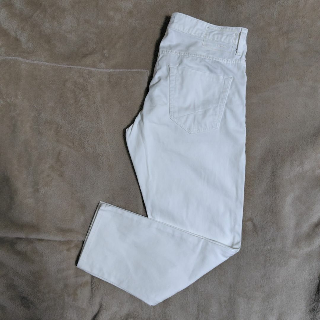 SIVIGLIA(シビリア)のSIVIGLIA 34インチ ホワイト シビリア 裾上げ済み 薄い汚れあり メンズのパンツ(チノパン)の商品写真