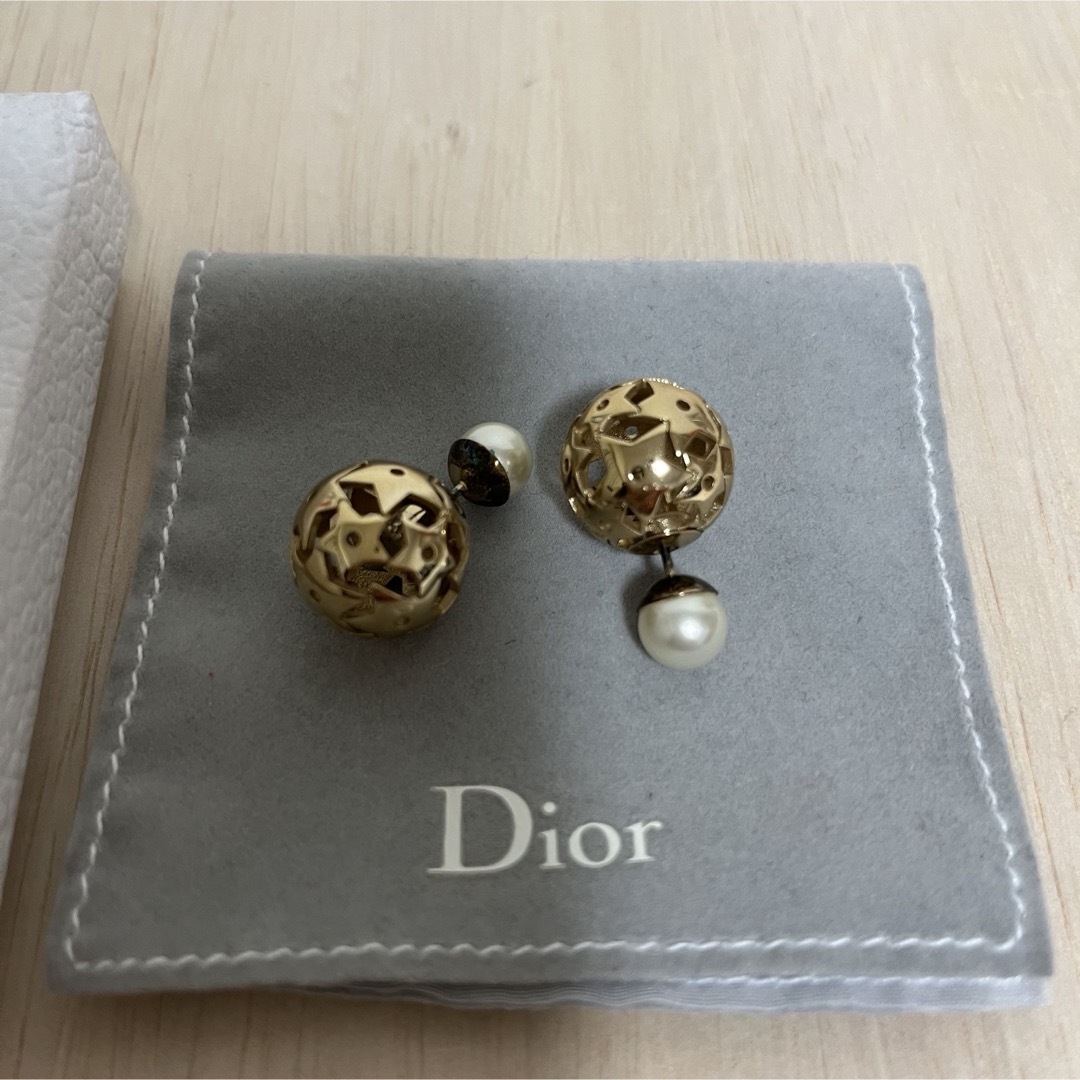 Christian Dior(クリスチャンディオール)のレア ディオール トライバルボールピアス パール ピアス ゴールド レディースのアクセサリー(ピアス)の商品写真