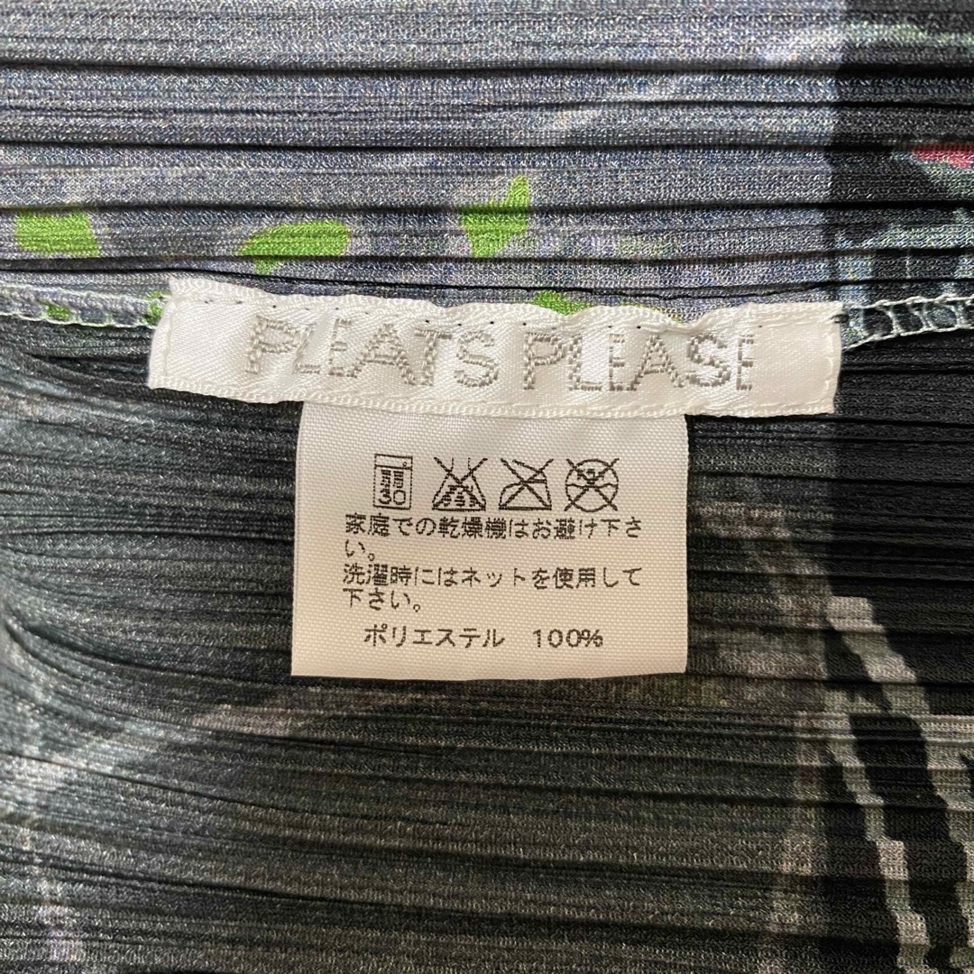 PLEATS PLEASE ISSEY MIYAKE(プリーツプリーズイッセイミヤケ)のイッセイミヤケ PLEATS PLEASE ラクガキ柄 七分袖シャツ レディースのトップス(シャツ/ブラウス(長袖/七分))の商品写真