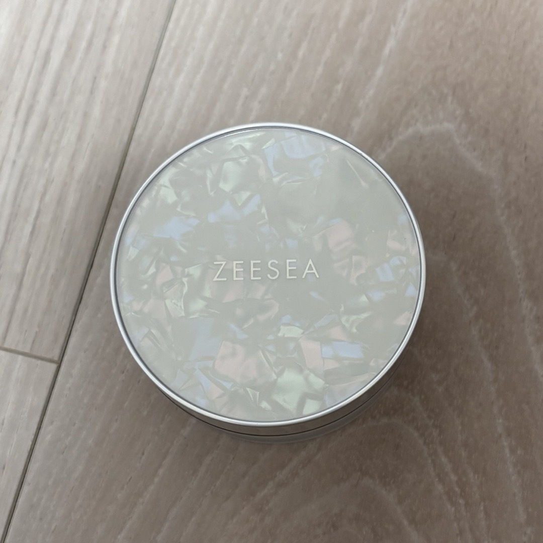 ZEESEA(ズーシー)のZEESEAフェザーライトルースパウダー01 コスメ/美容のベースメイク/化粧品(フェイスパウダー)の商品写真