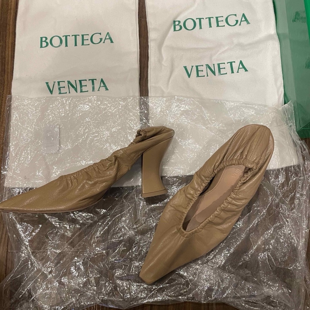 Bottega Veneta(ボッテガヴェネタ)のボッテガヴェネタ　アーモンド　パンプス レディースの靴/シューズ(ハイヒール/パンプス)の商品写真