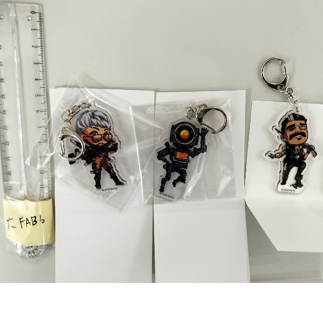 apex legends アクリルキーホルダー　エイペックス エンタメ/ホビーのアニメグッズ(キーホルダー)の商品写真