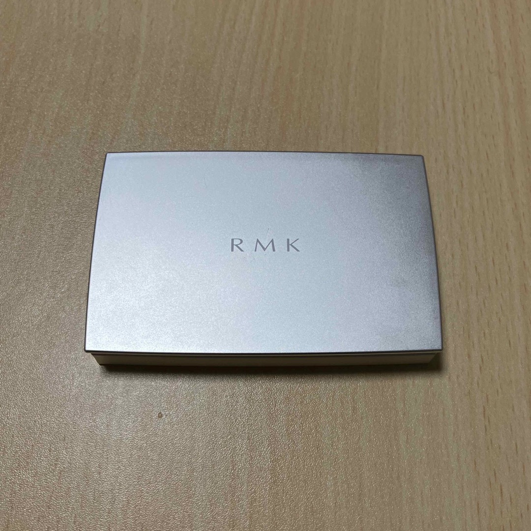 RMK(アールエムケー)のRMK ファンデーションケース コスメ/美容のベースメイク/化粧品(ファンデーション)の商品写真
