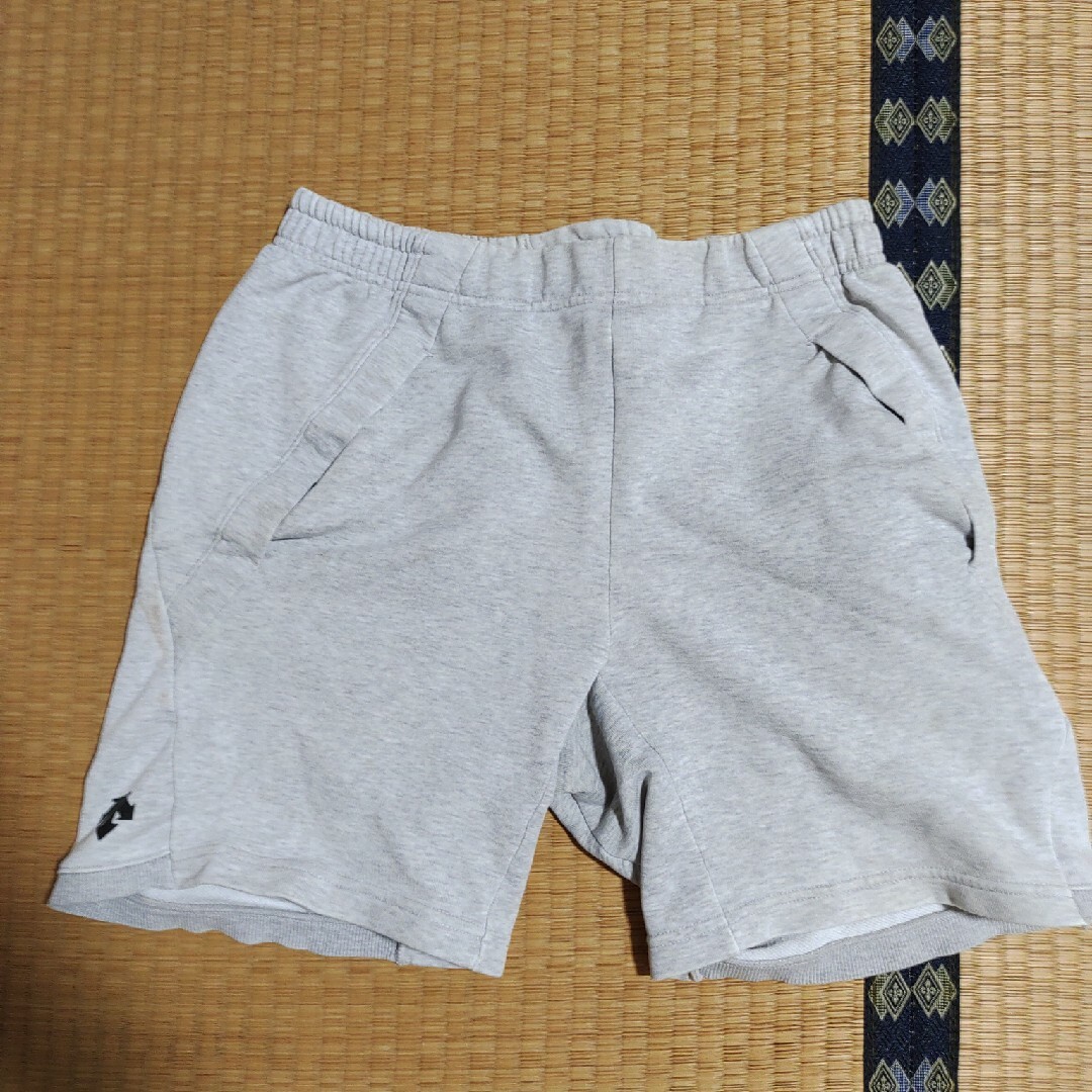 デサント　ショートパンツ　ライトグレー メンズのパンツ(ショートパンツ)の商品写真
