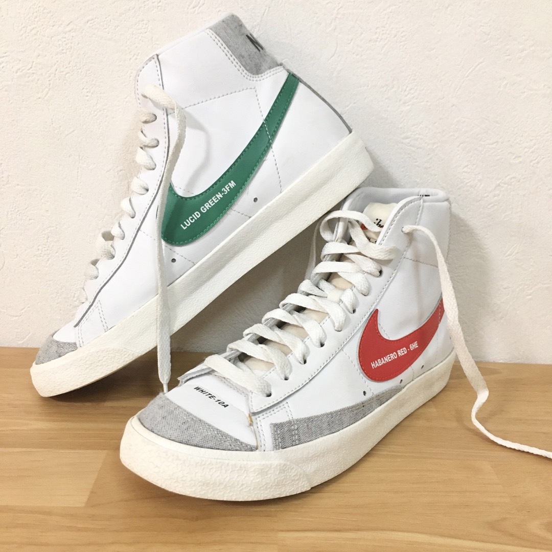 NIKE(ナイキ)のNIKE W BLAZER MID ’77 24.5cm レディースの靴/シューズ(スニーカー)の商品写真