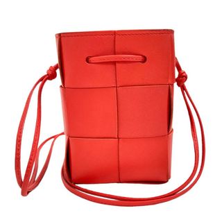 BOTTEGA VENETA(ショルダーバッグ ・ レッド/赤色系)のフリマ BOTTEGA VENETA(ショルダーバッグ ・ レッド/赤色系)のフリマ