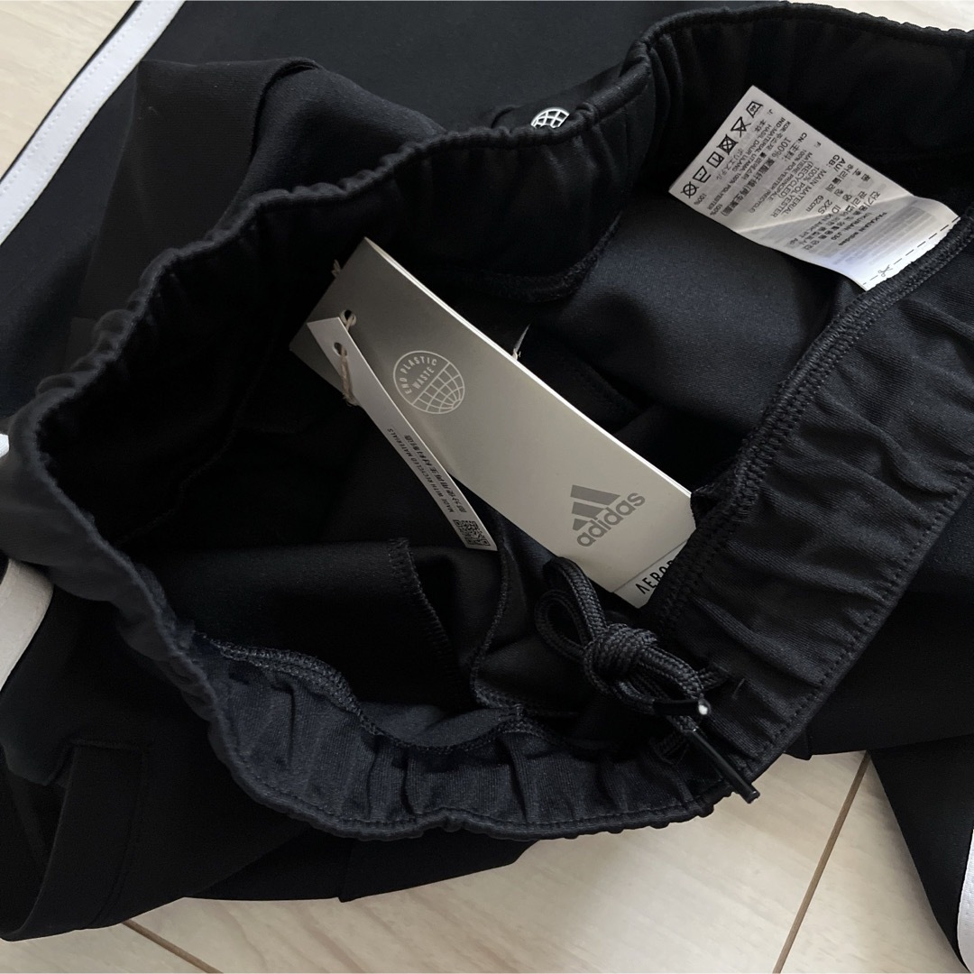 adidas(アディダス)の新品　アディダス　9分丈　ジャージ　パンツ　ブラック　黒　レディースS レディースのパンツ(その他)の商品写真