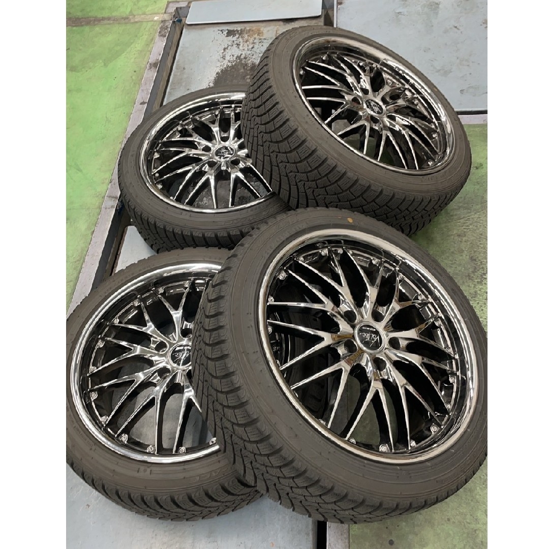 18インチアルミホイール+ 215/45R18 スタッドレス4本セット 自動車/バイクの自動車/バイク その他(その他)の商品写真