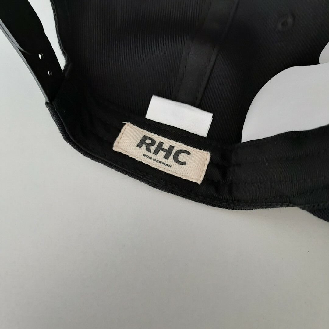 Ron Herman(ロンハーマン)の新品未使用★ロンハーマン★RHC スナップバックキャップ /ブラック メンズの帽子(キャップ)の商品写真